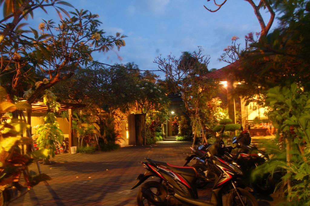 Gunakaya Homestay Sanur  Exterior photo